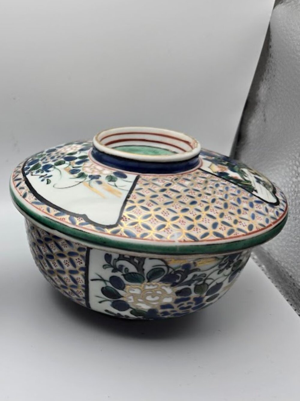 Vintage Japanese kutani ceramic painted covered rice bowl with lid - Picture 2 of 7